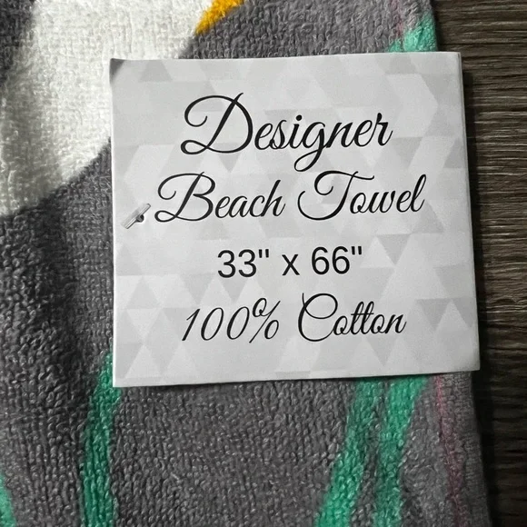 Vera Bradley Beach Towel Large 33 x 66 NWT Large Floral - Picture 5 of 8